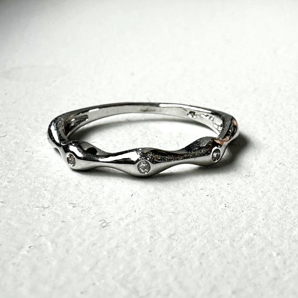 NWB Wavy Stack Ring White Gold Plated w/ Cubic Zirconia Size 5.75